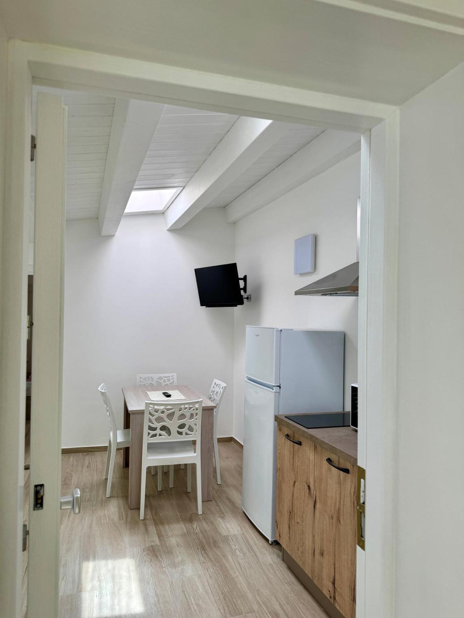 Terrasini Center Apartments Esterno foto