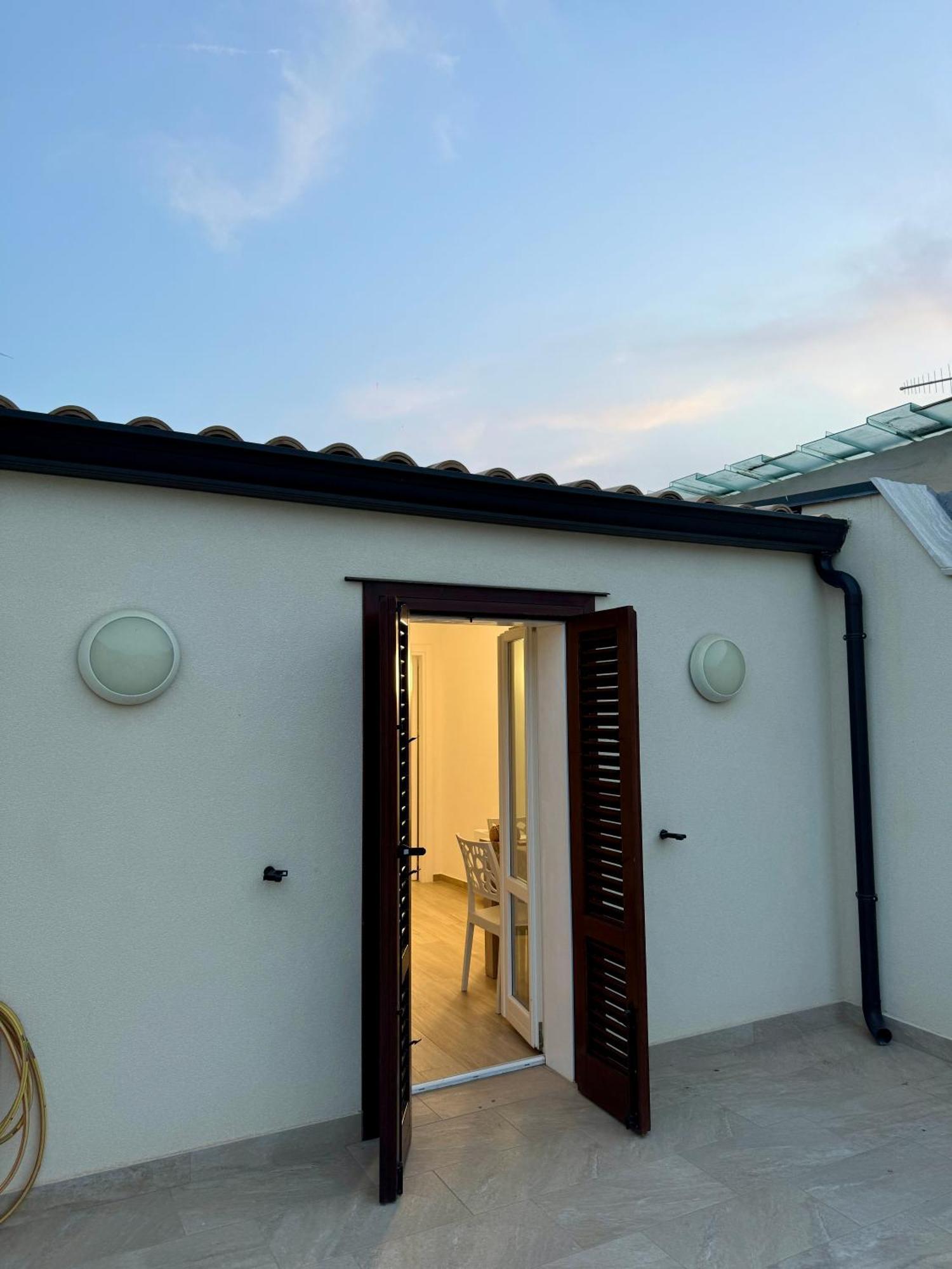 Terrasini Center Apartments Esterno foto