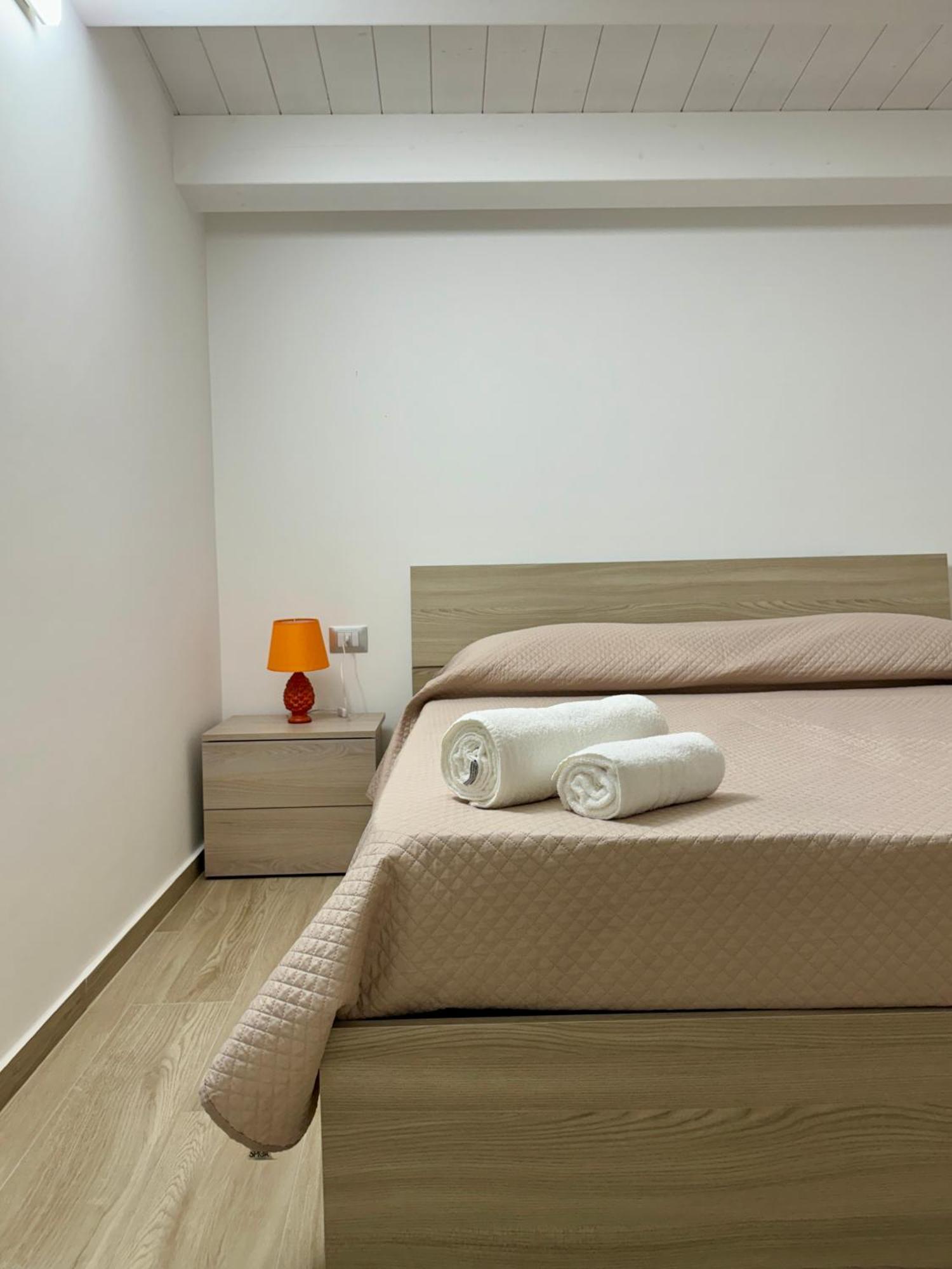 Terrasini Center Apartments Esterno foto