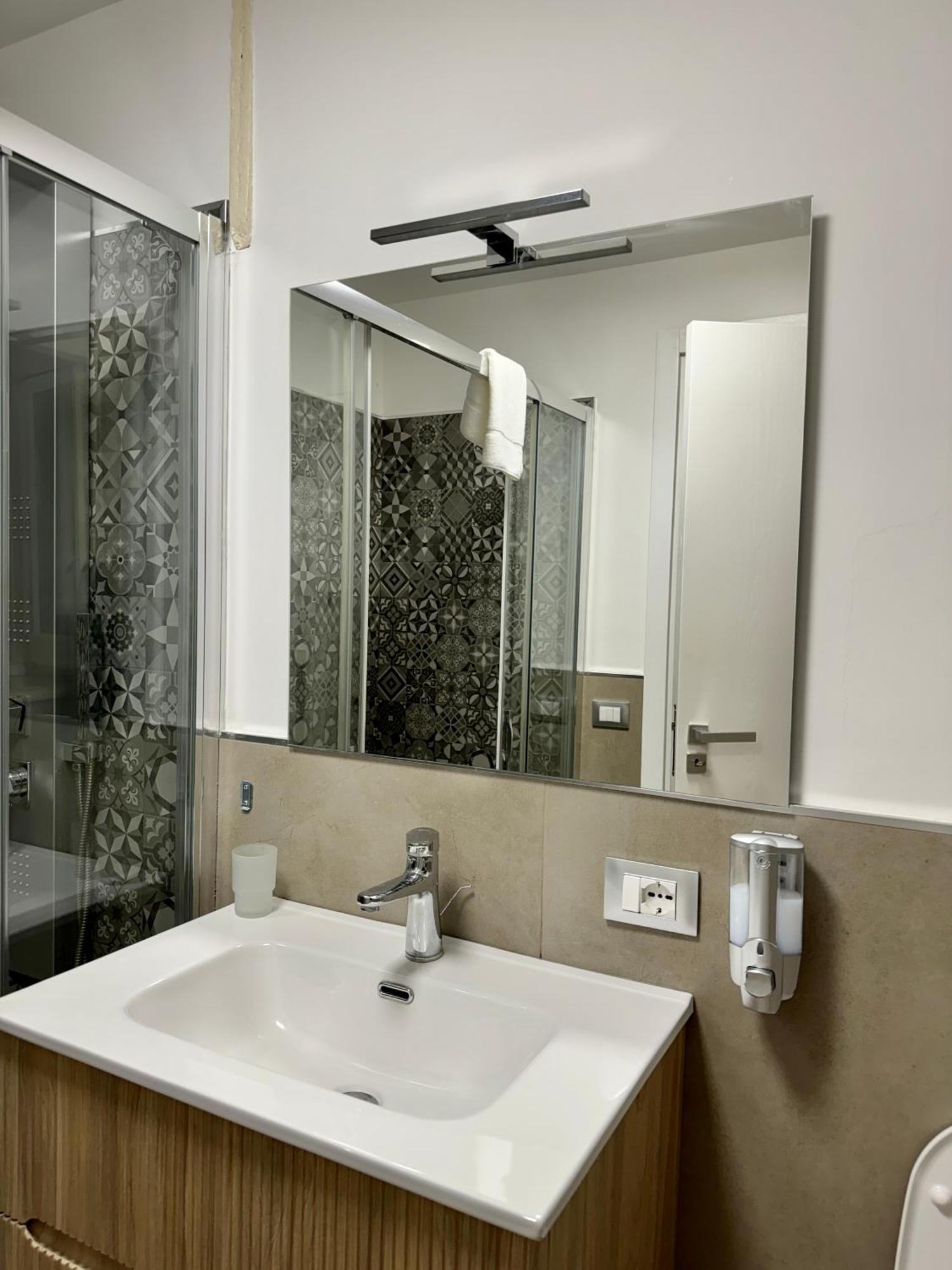 Terrasini Center Apartments Esterno foto