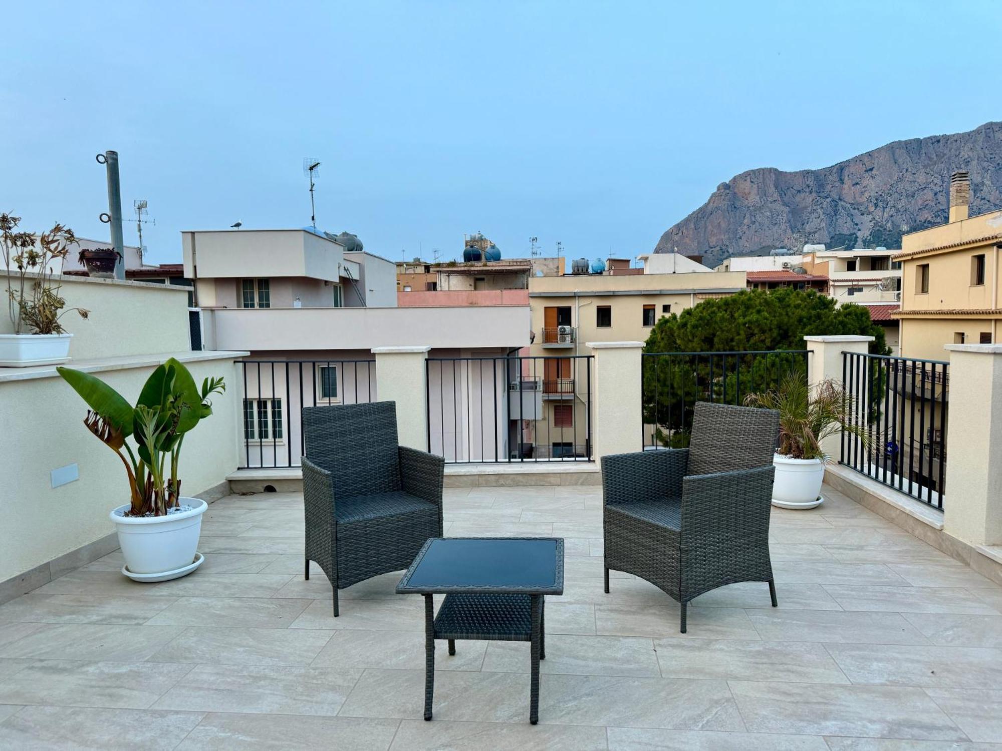 Terrasini Center Apartments Esterno foto