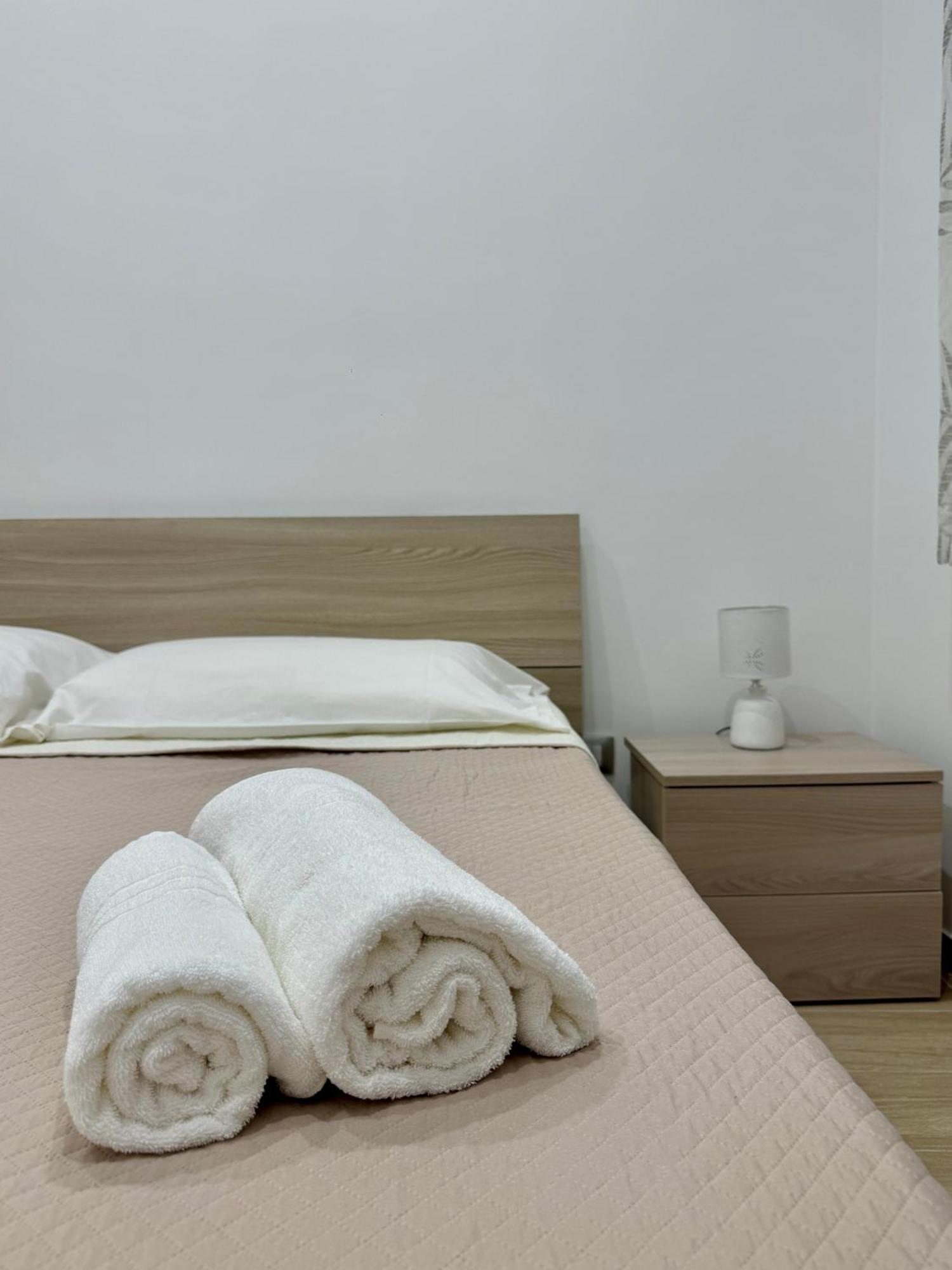Terrasini Center Apartments Esterno foto